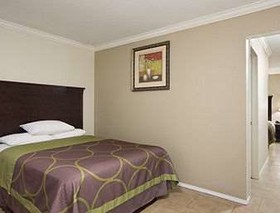 Super 8 by Wyndham McAllen/Downtown/La Plaza Mall
