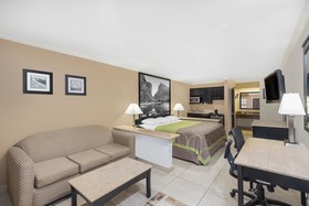 Super 8 by Wyndham McAllen/Downtown/La Plaza Mall