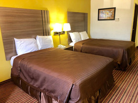 Econo Lodge Inn & Suites