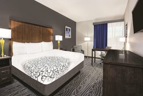 La Quinta Inn & Suites by Wyndham Mercedes