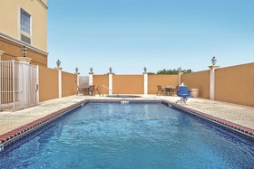 La Quinta Inn & Suites by Wyndham Mercedes