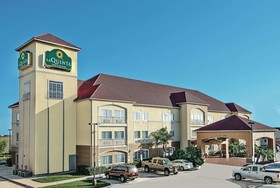 La Quinta Inn & Suites by Wyndham Mercedes