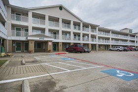 HomeTowne Studios Dallas - Mesquite