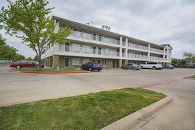 HomeTowne Studios Dallas - Mesquite