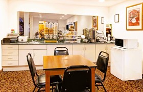 Econo Lodge Inn and Suites Mesquite
