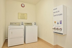 Best Western Limestone Inn & Suites
