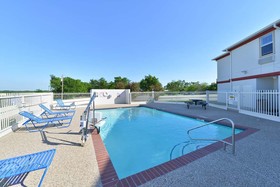 Best Western Limestone Inn & Suites