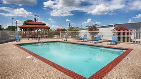 Best Western Limestone Inn & Suites