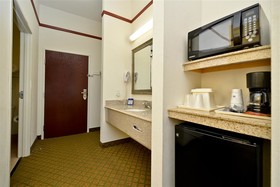 Best Western Limestone Inn & Suites