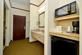 Best Western Limestone Inn & Suites