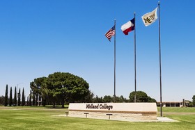 Holiday Inn Express Hotel & Suites Midland Loop 250