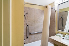 Quality Suites Midland