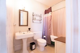 Munzesheimer Manor Bed & Breakfast