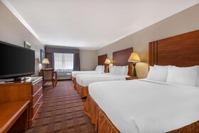 Best Western Club House Inn & Suites