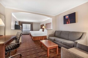 Best Western Club House Inn & Suites