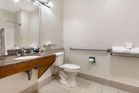 Best Western Club House Inn & Suites