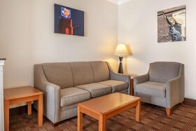 Best Western Club House Inn & Suites