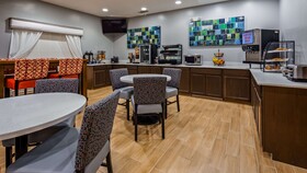 Best Western Club House Inn & Suites