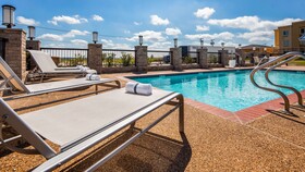 Best Western Club House Inn & Suites
