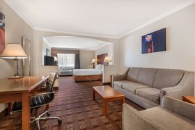 Best Western Club House Inn & Suites