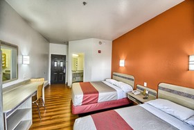 Motel 6 Mission