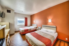 Motel 6 Mission
