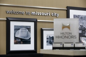 Hampton Inn & Suites Missouri City