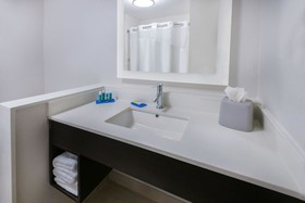 Holiday Inn Express & Suites Missouri City West