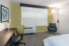 Holiday Inn Express & Suites Missouri City West