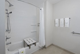 Holiday Inn Express & Suites Missouri City West