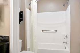 Super 8 by Wyndham Montgomery/ Lake Conroe