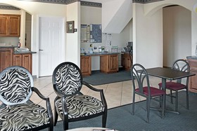 Super 8 by Wyndham Montgomery/ Lake Conroe