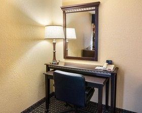 Comfort Suites