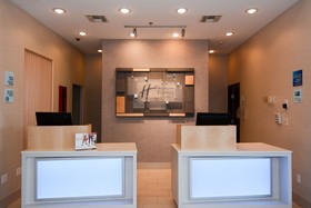 Holiday Inn Express & Suites New Boston