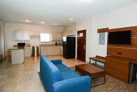 Holiday Inn Express & Suites New Boston