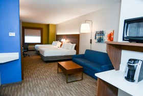 Holiday Inn Express & Suites New Boston
