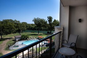 Courtyard New Braunfels River Village