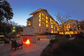Courtyard New Braunfels River Village