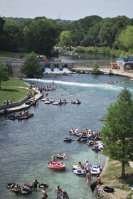 Courtyard New Braunfels River Village