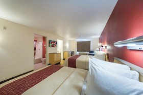 Super 8 by Wyndham New Braunfels I-35