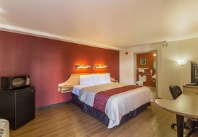 Super 8 by Wyndham New Braunfels I-35