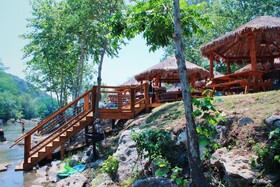 Son's Guadalupe Glamping