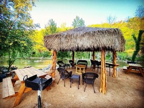 Son's Guadalupe Glamping