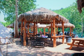 Son's Guadalupe Glamping