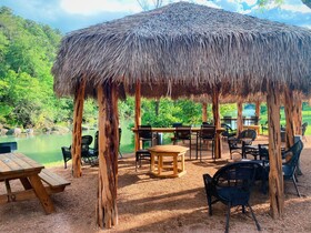 Son's Guadalupe Glamping