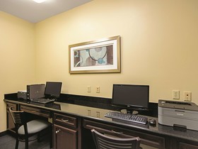 La Quinta Inn & Suites by Wyndham Houston New Caney