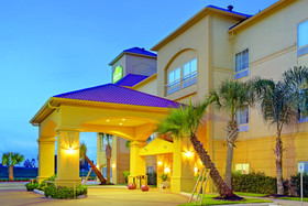 La Quinta Inn & Suites by Wyndham Houston New Caney