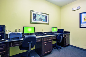 La Quinta Inn & Suites by Wyndham Houston New Caney