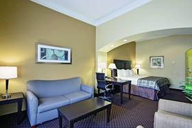 La Quinta Inn & Suites by Wyndham Houston New Caney