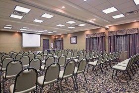 La Quinta Inn & Suites by Wyndham Fort Worth NE Mall